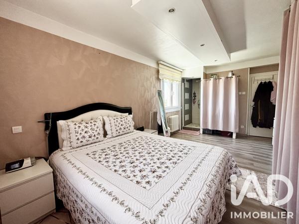 Maison à vendre 7 pièces 140 m² Le Chambon-Feugerolles