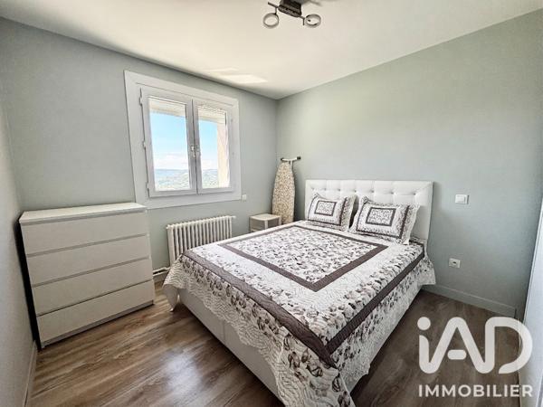 Maison à vendre 7 pièces 140 m² Le Chambon-Feugerolles