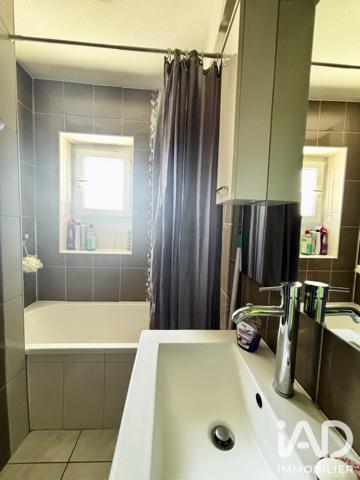 Maison à vendre 7 pièces 140 m² Le Chambon-Feugerolles