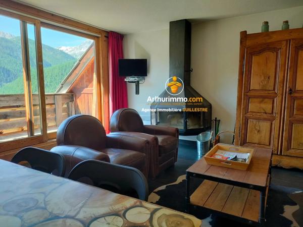 Vente                                                      Appartement
                        
                     3 pièces                      53 m2                     à Arvieux