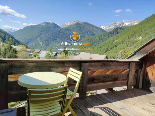 Vente                                                      Appartement
                        
                     3 pièces                      53 m2                     à Arvieux