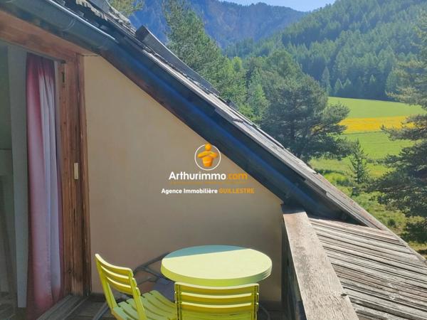 Vente                                                      Appartement
                        
                     3 pièces                      53 m2                     à Arvieux