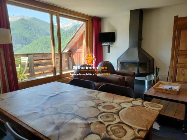 Vente                                                      Appartement
                        
                     3 pièces                      53 m2                     à Arvieux