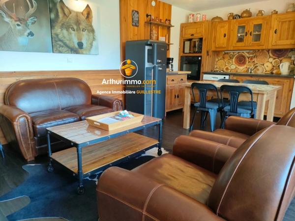 Vente                                                      Appartement
                        
                     3 pièces                      53 m2                     à Arvieux