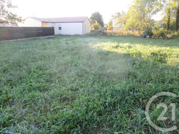 Terrain à vendre  745 m2 COMMEQUIERS - 85