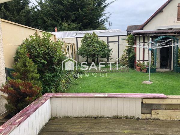 MAISON FAMILIALE 3 CHAMBRES AVEC GARAGE – PROCHE CENTRE-VILLE ET COMMERCE