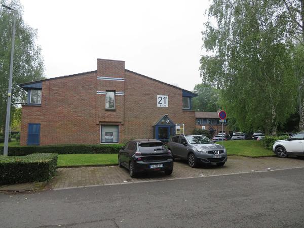 Situé à proximité des 2 Moulins, avenue de la Créativité à VILLENEUVE D'ASCQ, je suis deux bureaux attenant de 41,70M…