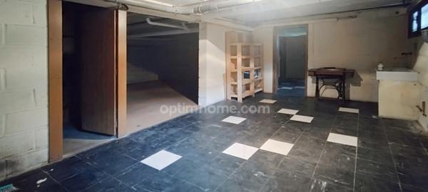 Maison plain pied 4 chambres, terrain, garage et sous sol