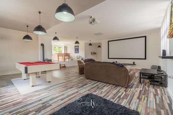 Maison
         8 pièces
        - 289 m² Exclusivité 275 000 € *