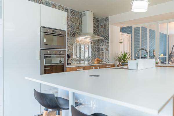 Maison
         8 pièces
        - 289 m² Exclusivité 275 000 € *