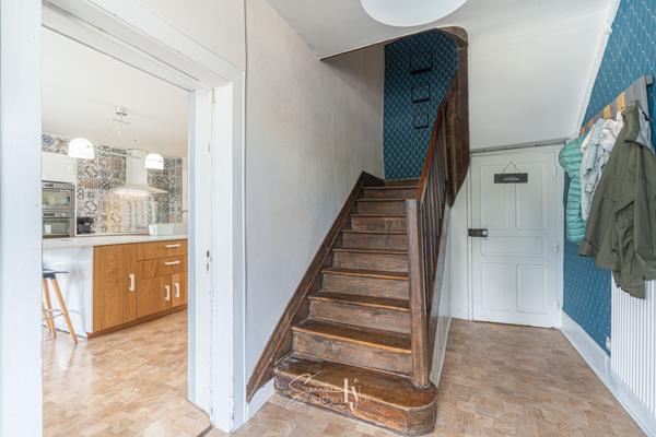 Maison
         8 pièces
        - 289 m² Exclusivité 275 000 € *