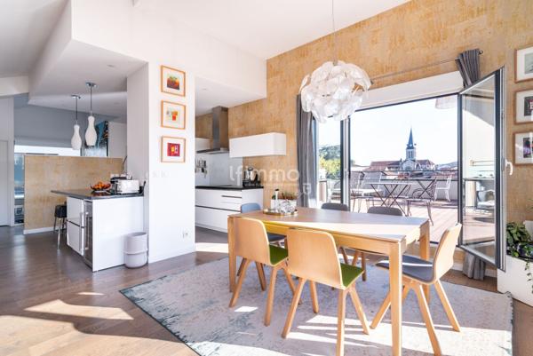 Exceptionnel toit-terrasse de 152 m² + 110 m² d’extérieur