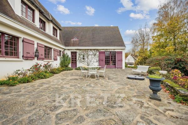 Le Chesnay – Centre-ville - 14 piéces - 12 chambres