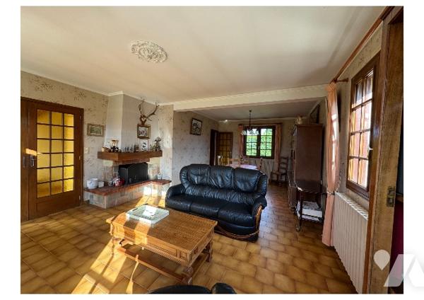 Dans un écrin de verdure, découvrez cette maison familiale située sur FAVEROLLES-SUR-CHER.