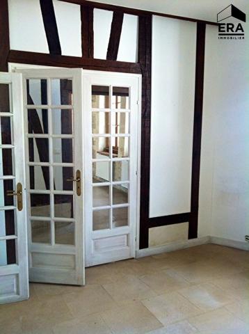 Maison de 8 pièces, dépendances, de 210 m2 située à COMPIEGNE