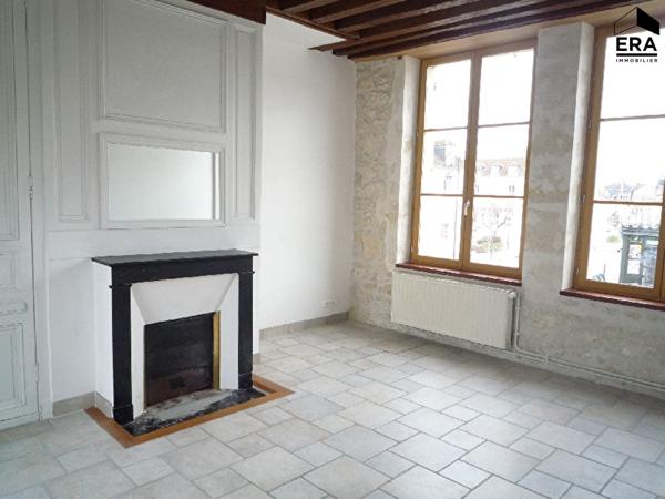 Maison de 8 pièces, dépendances, de 210 m2 située à COMPIEGNE