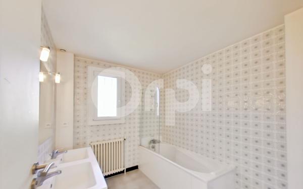 Maison à vendre    5 pièces • 110 m2 Chamant