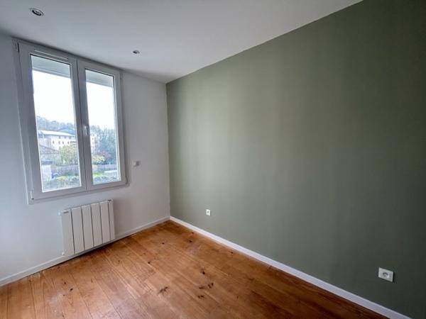 Elbeuf (76500) Maison rénové sur trois niveaux 75m2