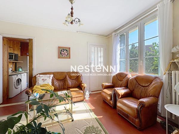 A vendre Dreux Maison 5 pièces 3 chambres, proche commerces et écoles, jardin, cave, garage, parking et dépendance