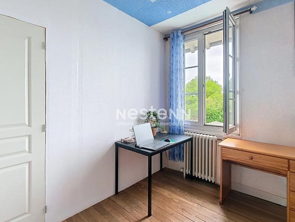 A vendre Dreux Maison 5 pièces 3 chambres, proche commerces et écoles, jardin, cave, garage, parking et dépendance