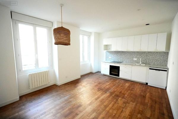 Appartement rénové à vendre à Vitré en Ille-et-Vilaine (35500), ref : 35131-133   
CENTRE-VILLE