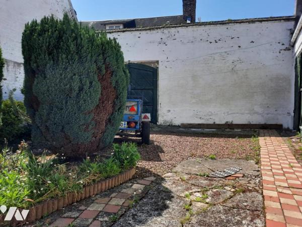 A VENDRE SUR LE PORT DE SAINT VALERY SUR SOMME