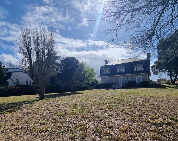 Maison bourgeoise de caractère à rénover - Proche Loire et Nantes