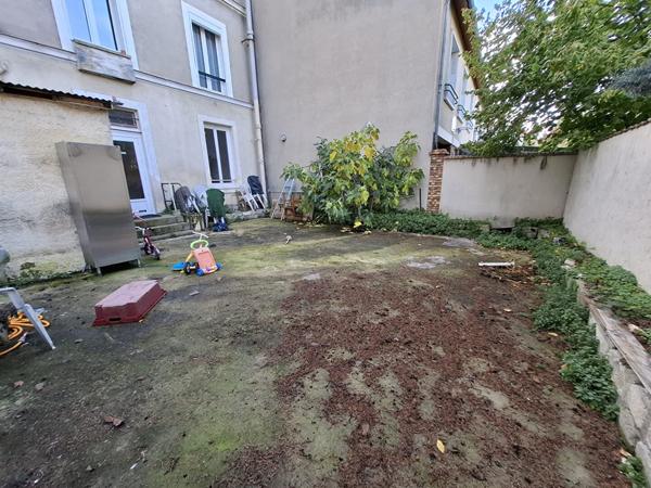 Local commercial 120 m² Rue Sainte-Geneviève, Nanterre