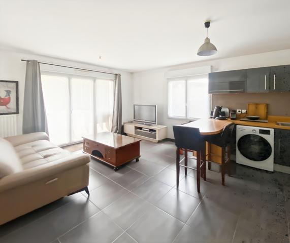 Sainte-Geneviève-des-Bois (91700) Immeuble de Standing / beau F2 avec terrasse + jardin de 120 m2 + 2 places de parking dont une en sous-sol