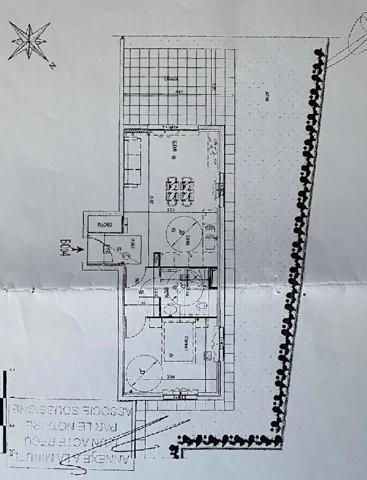 Sainte-Geneviève-des-Bois (91700) Immeuble de Standing / beau F2 avec terrasse + jardin de 120 m2 + 2 places de parking dont une en sous-sol