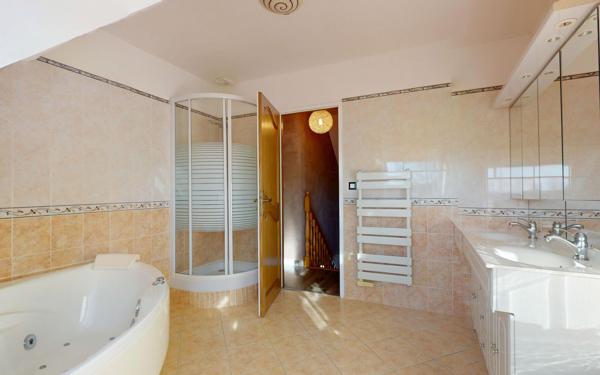 Maison à vendre    5 pièces •  Sainte-Mère-Église