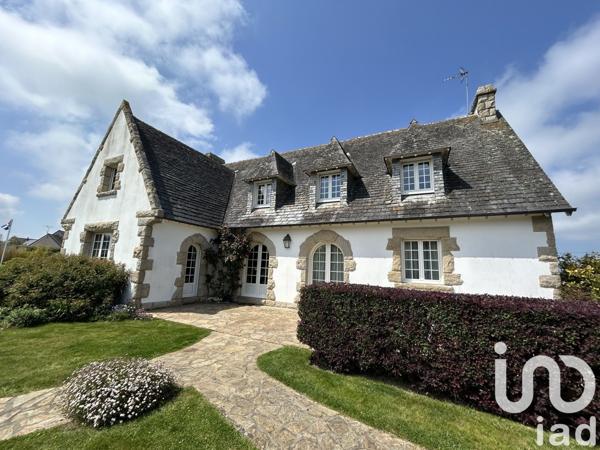 Demeure 7 pièces de 186 m² à Ploubazlanec (22620)