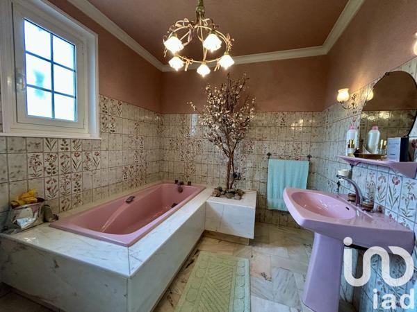 Demeure 7 pièces de 186 m² à Ploubazlanec (22620)