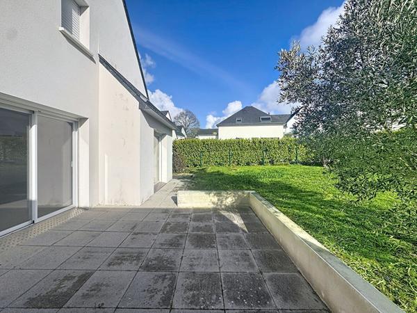 Maison avec vie de plain-pied (2015) - 4 chambres, garage, terrain clos. 92m² - Hennebont, Kerpotence.