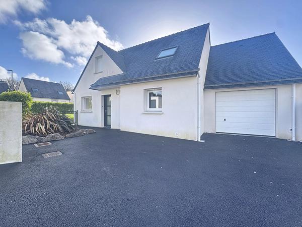 Maison avec vie de plain-pied (2015) - 4 chambres, garage, terrain clos. 92m² - Hennebont, Kerpotence.