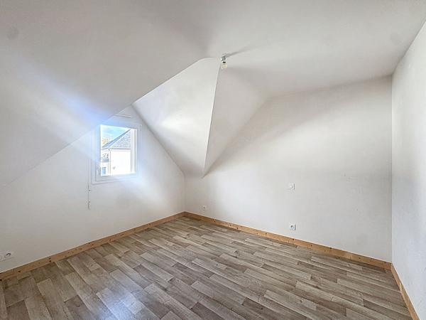 Maison avec vie de plain-pied (2015) - 4 chambres, garage, terrain clos. 92m² - Hennebont, Kerpotence.