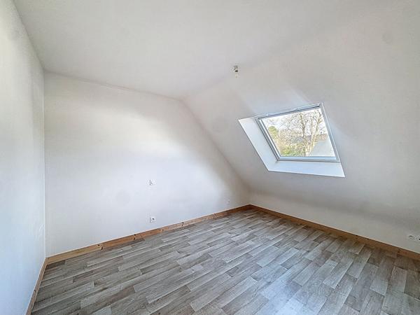 Maison avec vie de plain-pied (2015) - 4 chambres, garage, terrain clos. 92m² - Hennebont, Kerpotence.