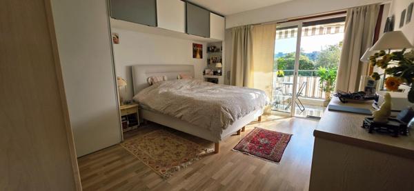 SUPERBE 5 PIECES 127 M2 CROIX DES GARDES VUE MER