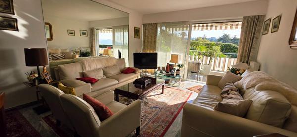 SUPERBE 5 PIECES 127 M2 CROIX DES GARDES VUE MER