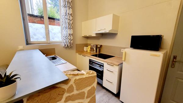 GRAND APPARTEMENT MEUBLE PROCHE CENTRE VILLE CARCASSONNE