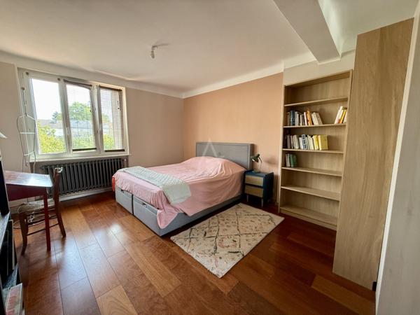 MAISON DE VILLE / 165 M2 / 3 CHAMBRES / BUREAU / JARDIN