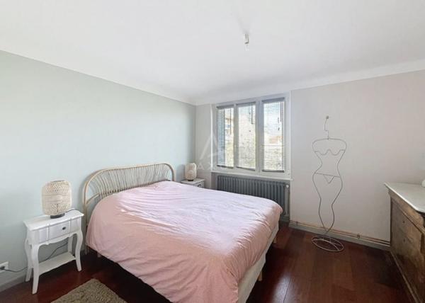 MAISON DE VILLE / 165 M2 / 3 CHAMBRES / BUREAU / JARDIN