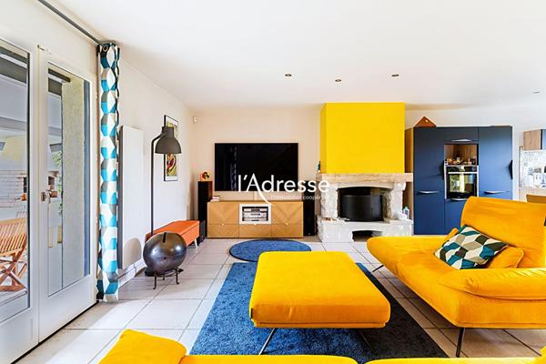 Exclusivité l'Adresse Immobilier - Cugnaux - Maison T8 de 170 m2 avec Garage et piscine Couverte sur un terrain de 552m².