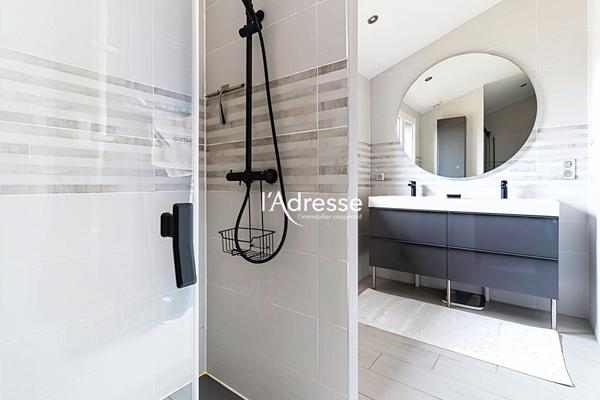 Exclusivité l'Adresse Immobilier - Cugnaux - Maison T8 de 170 m2 avec Garage et piscine Couverte sur un terrain de 552m².