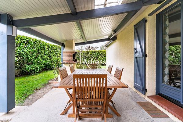 Exclusivité l'Adresse Immobilier - Cugnaux - Maison T8 de 170 m2 avec Garage et piscine Couverte sur un terrain de 552m².