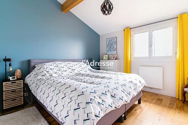 Exclusivité l'Adresse Immobilier - Cugnaux - Maison T8 de 170 m2 avec Garage et piscine Couverte sur un terrain de 552m².