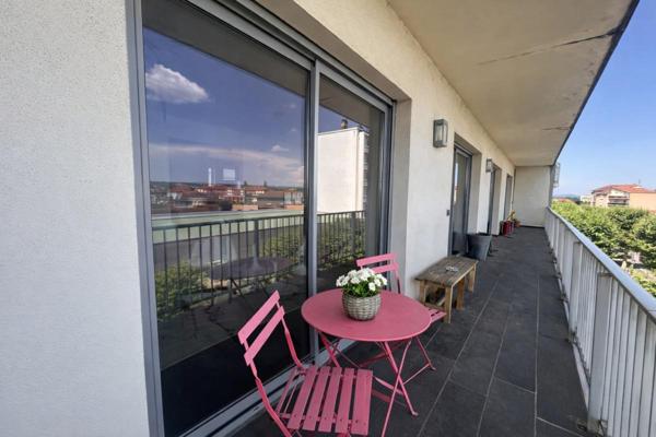 Exceptionnel à Roanne : 167 m² traversants, trois balcons, deux garages et aucun travaux à prévoir