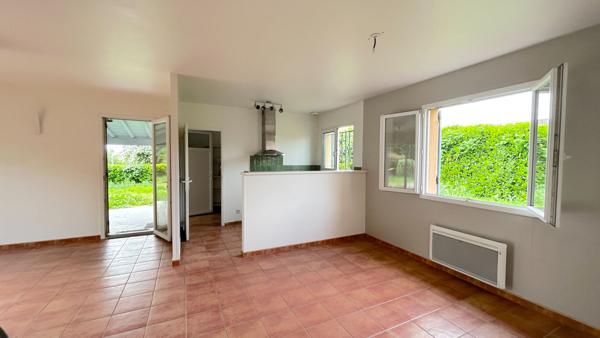 A VENDRE MAISON DE PLAIN-PIED SUR JARDIN CLOS - SECTEUR SAINTE BAZEILLE , Sainte bazeille A VENDRE MAISON DE PLAIN-PIED SUR JARDIN CLOS - SECTEUR SAINTE BAZEILLE , Sainte bazeille