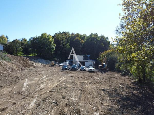 Terrain avec hangar proche Saintes 275 m2