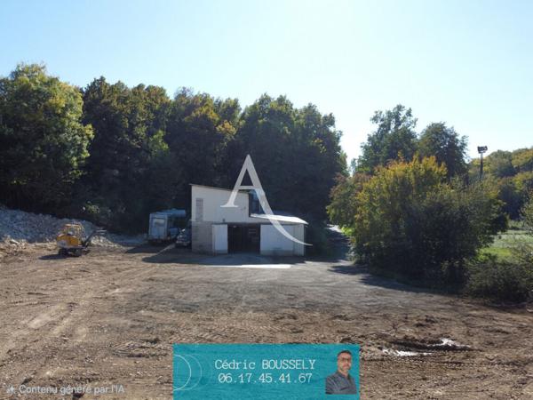 Terrain avec hangar proche Saintes 275 m2